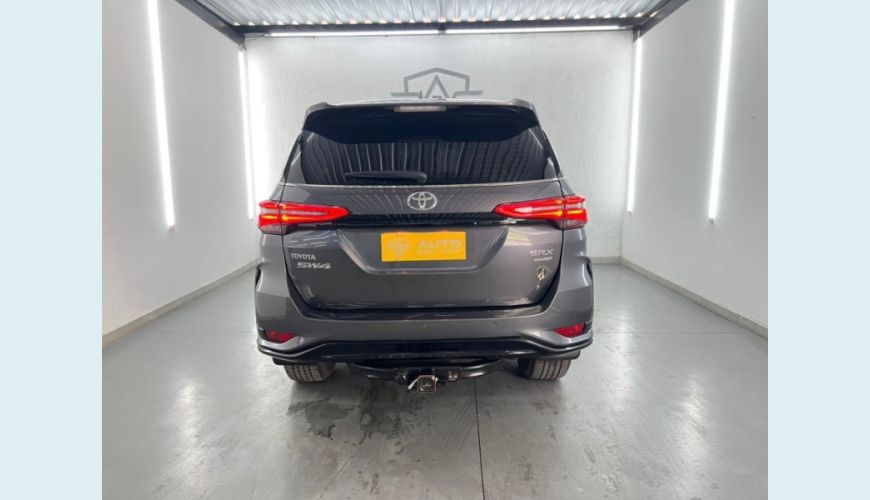 TOYOTA HILUX SW4 - CINZA - 2024 Foto 3 (Grande)