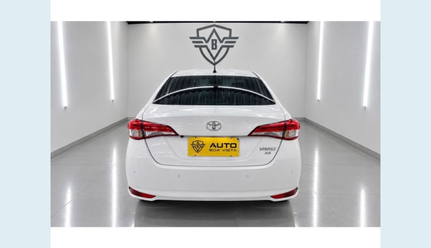 TOYOTA YARIS - BRANCO - 2024 Foto 3 (Grande)
