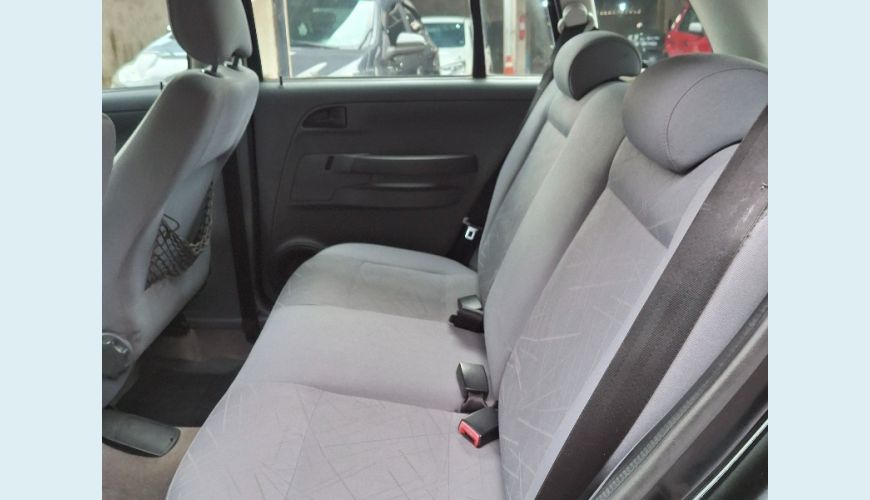 VOLKSWAGEN SPACEFOX 1.6/ 1.6 TREND TOTAL FLEX 8V 5P - PRETO - 2009 Foto 3 (Grande)
