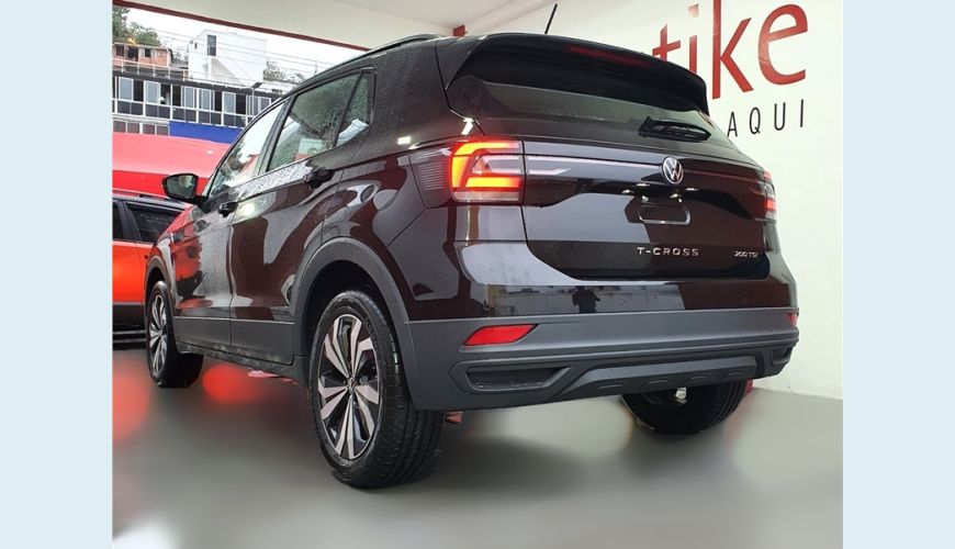 VOLKSWAGEN T-CROSS 1.0 200 TSI TOTAL FLEX AUT. - INDEFINIDA - 2023 Foto 4 (Grande)