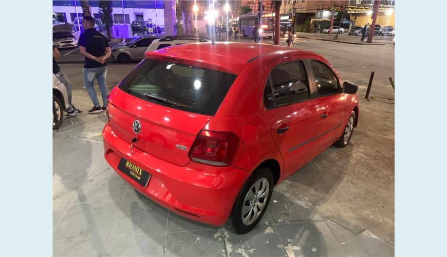 VOLKSWAGEN GOL 1.6 MSI TOTALFLEX TRENDLINE 4P MANUAL - VERMELHO - 2017 Foto 4 (Grande)