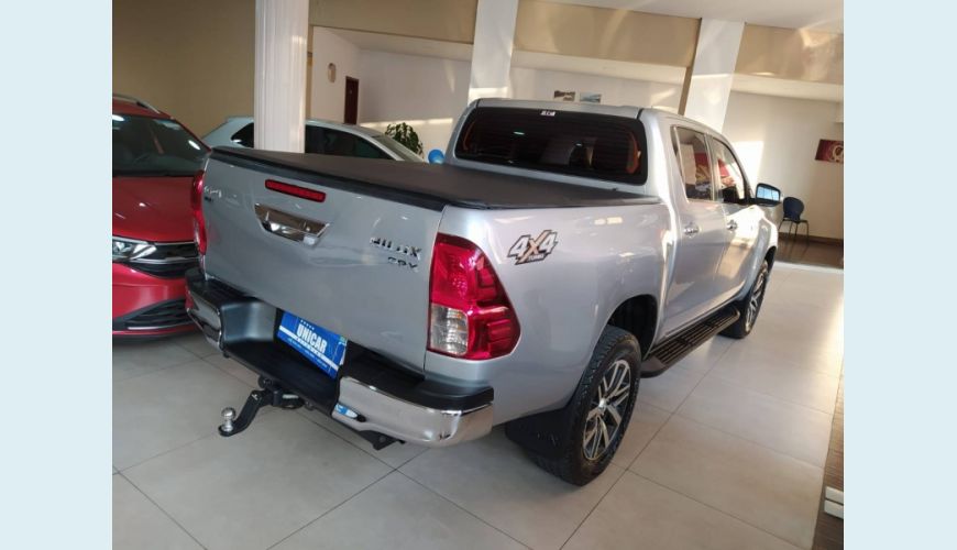 TOYOTA HILUX 2.8 SRX 4X4 CD 16V DIESEL 4P AUT. - PRATA - 2016 Foto 4 (Grande)