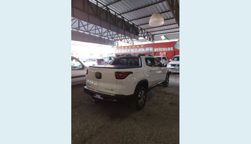 FIAT TORO 2.0 16V TURBO DIESEL VOLCANO 4WD AT9 - BRANCO - 2017 Foto 4 (Grande)