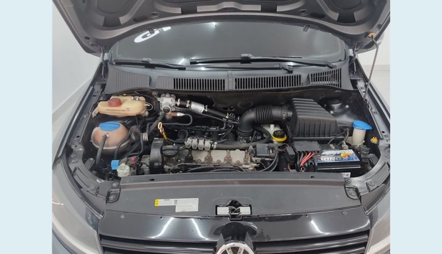 VOLKSWAGEN FOX 1.6 MSI COMFORTLINE 8V FLEX 4P MANUAL - CINZA - 2018 Foto 4 (Grande)