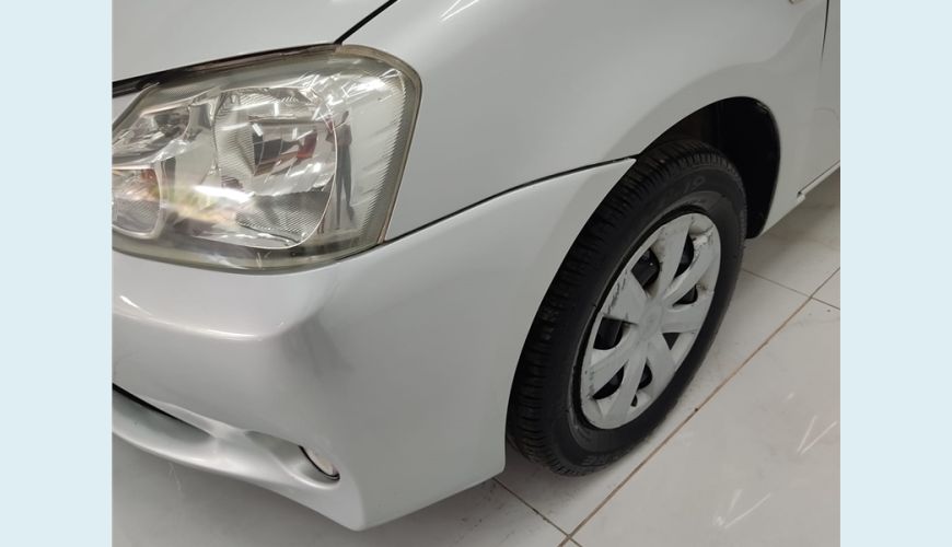 TOYOTA ETIOS 1.3 X 16V FLEX 4P MANUAL - PRATA - 2013 Foto 4 (Grande)