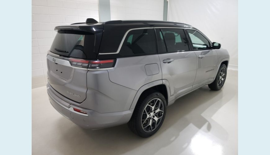 JEEP COMMANDER 2.0 TD380 TURBO DIESEL OVERLAND AT9 - PRATA - 2023 Foto 4 (Grande)