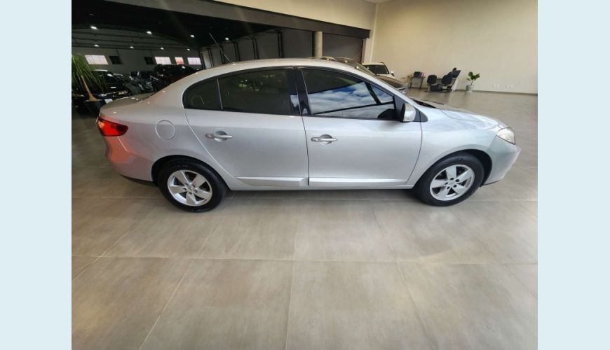 RENAULT FLUENCE 2.0 DYNAMIQUE 16V FLEX 4P MANUAL - PRATA - 2013 Foto 4 (Grande)