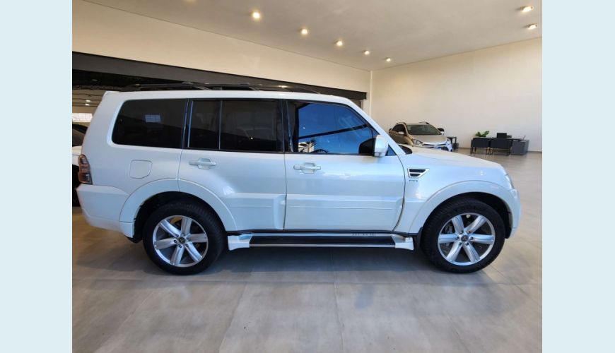 MITSUBISHI PAJERO FULL 3.2 HPE 4X4 16V TURBO INTERCOOLER DIESEL 4P AUT. - BRANCO - 2014 Foto 4 (Grande)