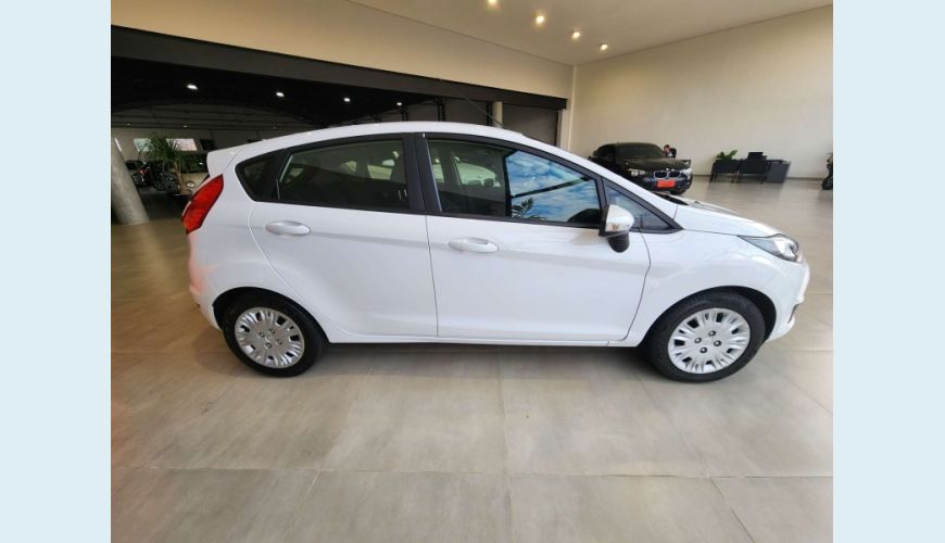 FORD FIESTA 1.6 SE HATCH 16V FLEX 4P MANUAL - BRANCO - 2017 Foto 4 (Grande)