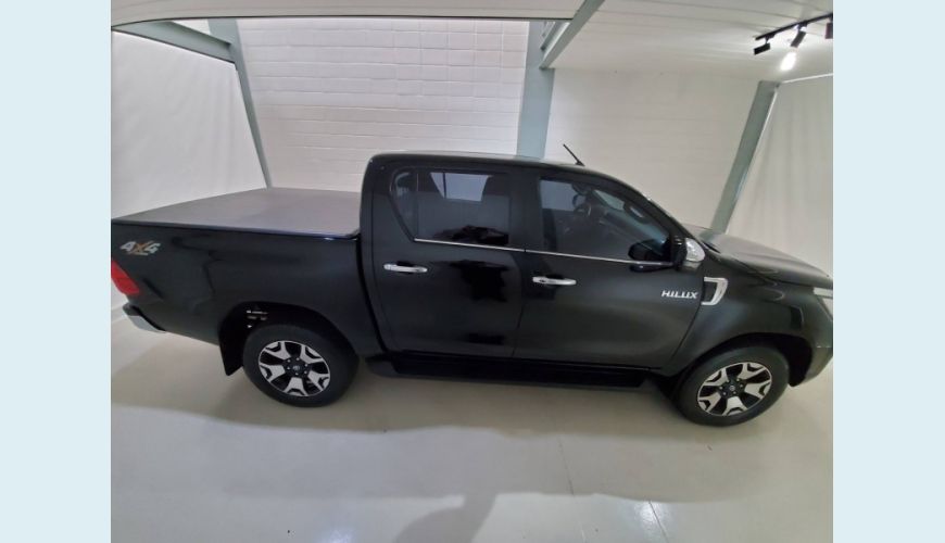 TOYOTA HILUX 2.8 SRX 4X4 CD 16V DIESEL 4P AUT. - PRETO - 2020 Foto 4 (Grande)