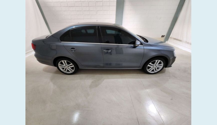 VOLKSWAGEN JETTA 2.0 TSI HIGHLINE 211CV 4P TIPTRONIC - CINZA - 2017 Foto 4 (Grande)