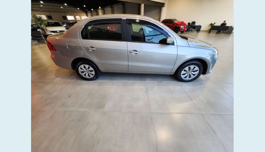 VOLKSWAGEN VOYAGE 1.0 MI COMFORTLINE 8V FLEX 4P MANUAL - PRATA - 2015 Foto 4 (Grande)