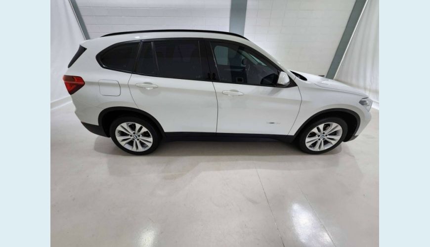BMW X1 2.0 16V TURBO ACTIVEFLEX SDRIVE20I 4P AUT. - BRANCO - 2016 Foto 4 (Grande)