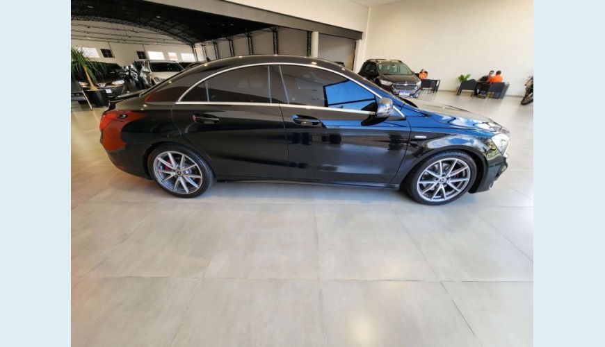 MERCEDES-BENZ CLA 250 2.0 CGI SPORT 4MATIC 7G-DCT - PRETO - 2018 Foto 4 (Grande)