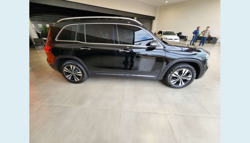 MERCEDES-BENZ GLB 200 1.3 CGI ADVANCE 7G-DCT - PRETO - 2021 Foto 4 (Grande)