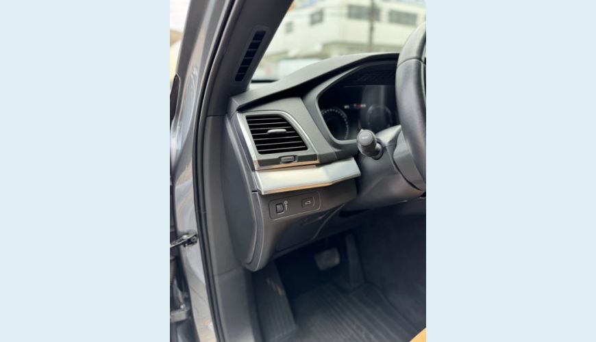 VOLVO XC90 2.0 D5 DIESEL MOMENTUM AWD GEARTRONIC - CINZA - 2019 Foto 4 (Grande)