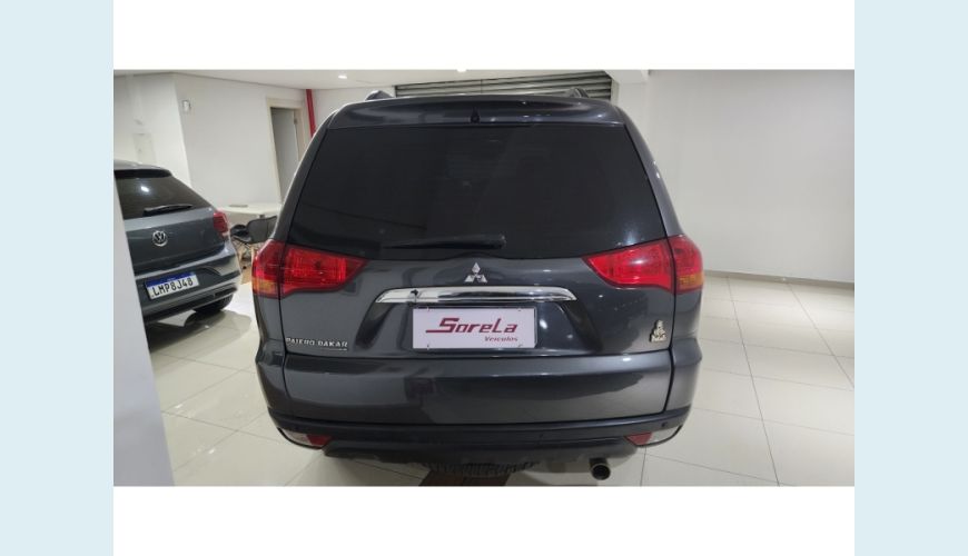 MITSUBISHI PAJERO DAKAR 3.5 HPE 7 LUGARES 4X4 V6 24V FLEX 4P AUT. - N/D - 2013 Foto 4 (Grande)