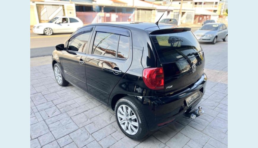 VOLKSWAGEN FOX 1.6 MI 8V FLEX 4P MANUAL - N/D - 2013 Foto 4 (Grande)