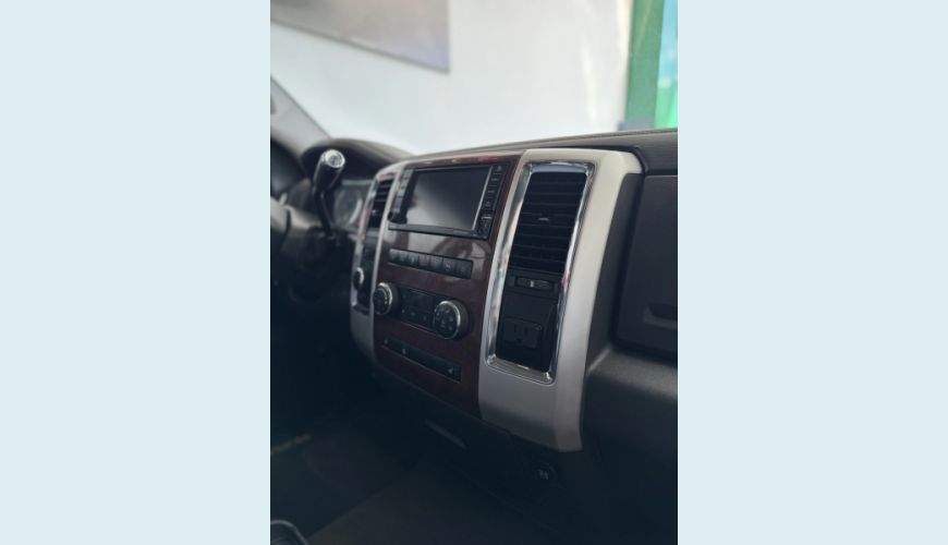 DODGE RAM 6.7 2500 LARAMIE 4X4 CD I6 TURBO DIESEL 4P AUT. - CINZA - 2012 Foto 4 (Grande)