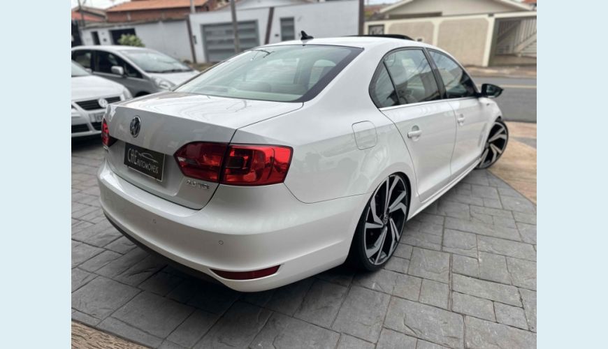 VOLKSWAGEN JETTA 2.0 TSI HIGHLINE 200CV 4P TIPTRONIC - N/D - 2013 Foto 4 (Grande)