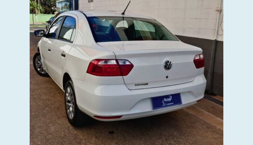 VOLKSWAGEN VOYAGE 1.6 MSI TOTALFLEX 4P MANUAL - BRANCO - 2022 Foto 4 (Grande)