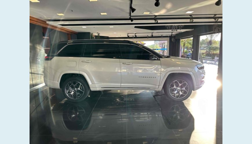 JEEP COMMANDER 2.0 TD380 TURBO DIESEL OVERLAND AT9 - N/D - 2022 Foto 4 (Grande)