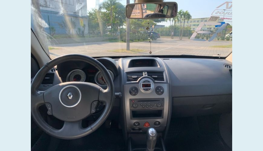 RENAULT MEGANE 1.6 DYNAMIQUE GRAND TOUR 16V FLEX 4P MANUAL - N/D - 2013 Foto 4 (Grande)