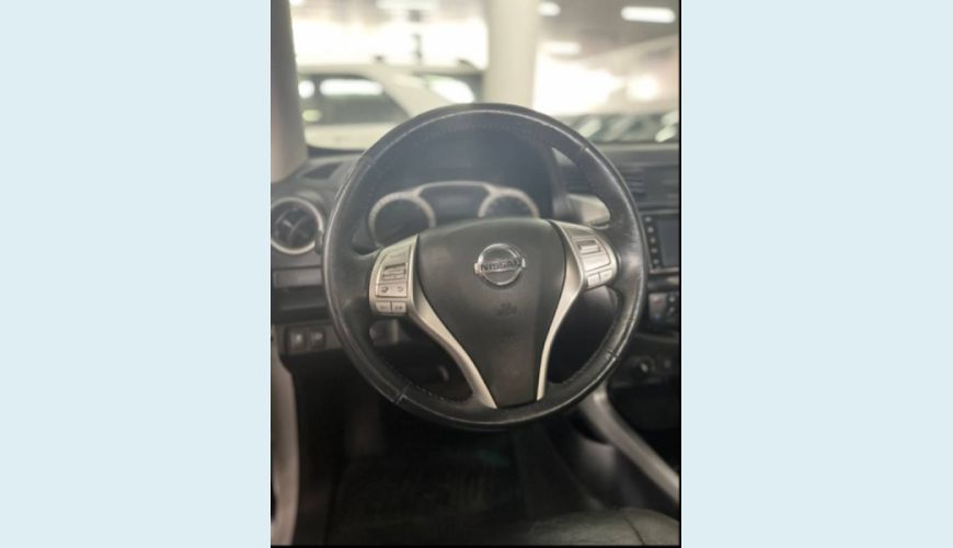 NISSAN FRONTIER 2.3 16V TURBO DIESEL LE CD 4X4 AUT. - BRANCO - 2018 Foto 4 (Grande)