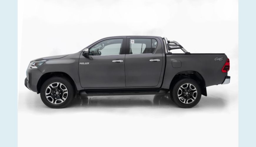 TOYOTA HILUX 2.8 D-4D TURBO DIESEL CD SRX 4X4 AUT. - CINZA - 2023 Foto 4 (Grande)