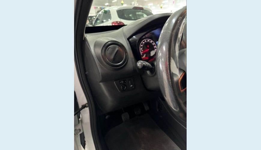 RENAULT KWID 1.0 12V SCE FLEX OUTSIDER MANUAL - BRANCO - 2022 Foto 4 (Grande)