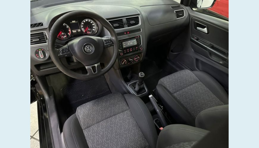 VOLKSWAGEN FOX 1.0 MI 8V FLEX 4P MANUAL - N/D - 2014 Foto 4 (Grande)