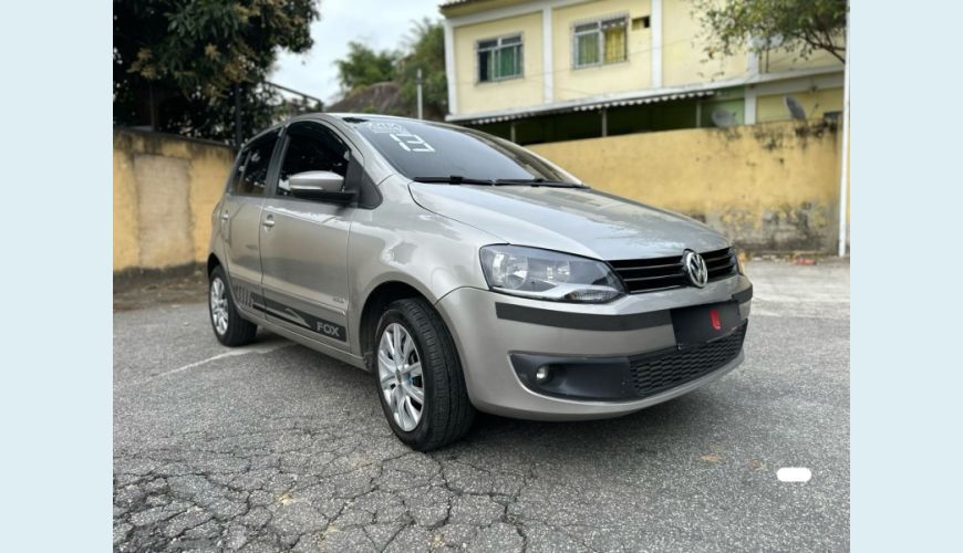 VOLKSWAGEN FOX 1.6 MI 8V FLEX 4P MANUAL - N/D - 2013 Foto 4 (Grande)