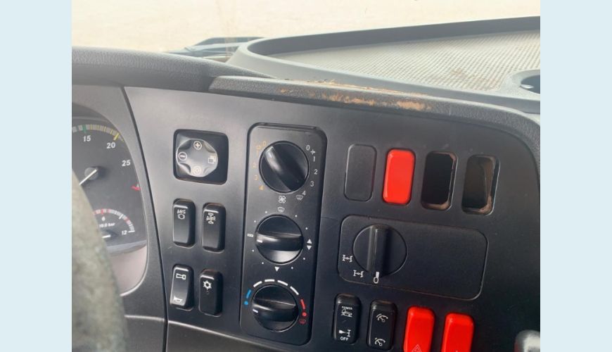MERCEDES-BENZ AXOR 3344 S 6X4 2P (DIESEL) (E5) - BRANCO - 2019 Foto 4 (Grande)