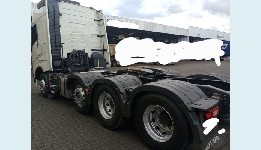 VOLVO FH-460 GLOBETROTTER 8X2 2P (DIESEL)(E5) - BRANCO - 2018 Foto 4 (Grande)