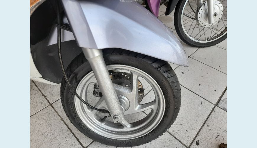 HONDA LEAD 110 - PRATA - 2013 Foto 4 (Grande)