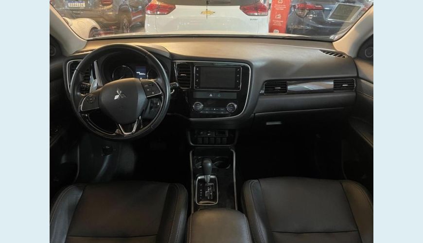 MITSUBISHI OUTLANDER 3.0 GT - BRANCO - 2018 Foto 4 (Grande)