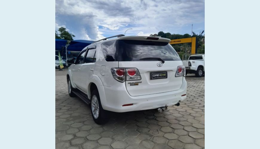 TOYOTA HILUX 2.7 SR 4X2 16V FLEX 4P MANUAL - BRANCO - 2014 Foto 4 (Grande)