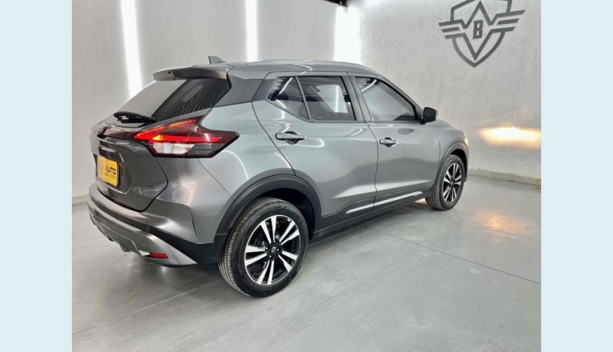 NISSAN KICKS - CINZA - 2023 Foto 4 (Grande)