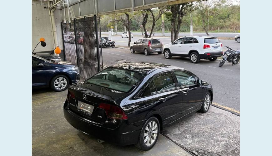 HONDA CIVIC SEDAN LXS 1.8/1.8 FLEX 16V AUT. 4P - PRETO - 2011 Foto 4 (Grande)
