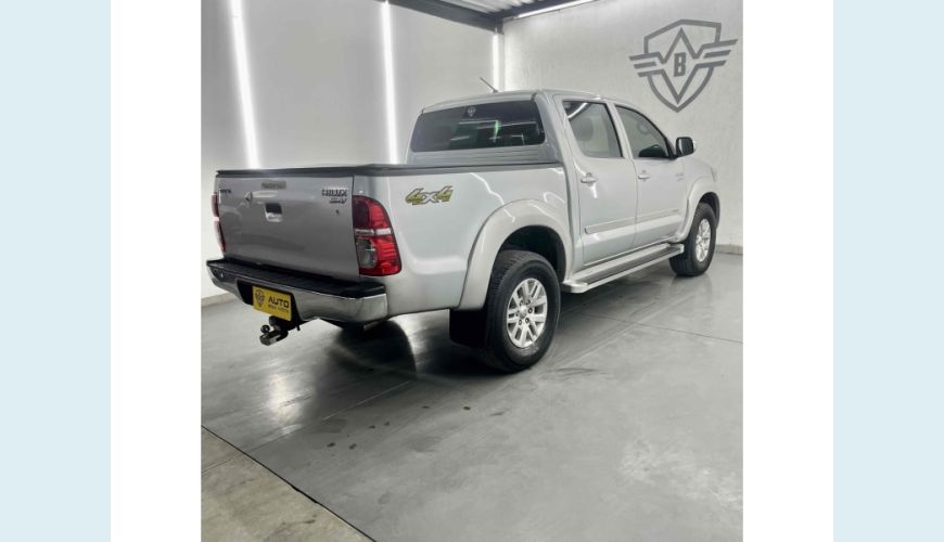TOYOTA HILUX - PRATA - 2013 Foto 4 (Grande)