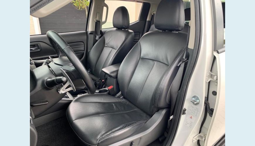 MITSUBISHI TRITON SPORT HPE - BRANCO - 2022 Foto 4 (Grande)