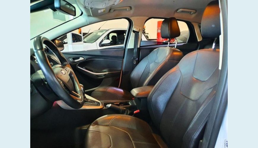 FORD FOCUS SEDAN 2.0 - BRANCO - 2018 Foto 4 (Grande)
