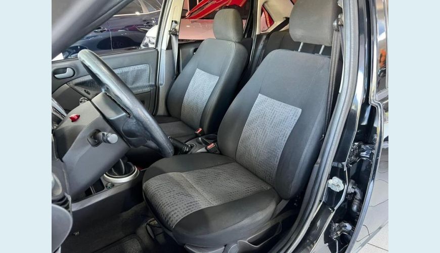 FORD FIESTA 1.6 8V FLEX - PRETO - 2014 Foto 4 (Grande)