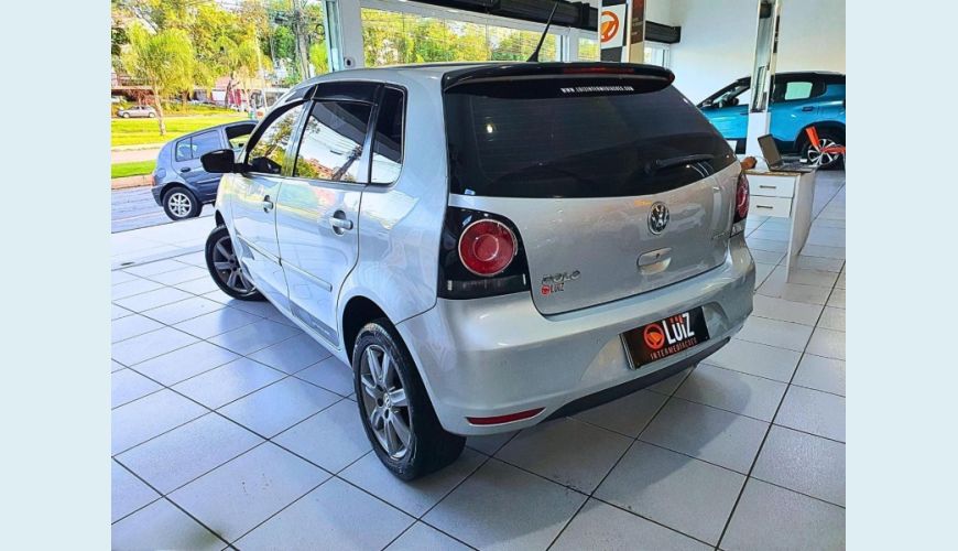 VOLKSWAGEN POLO 1.6 SPORTLINE - PRATA - 2013 Foto 4 (Grande)