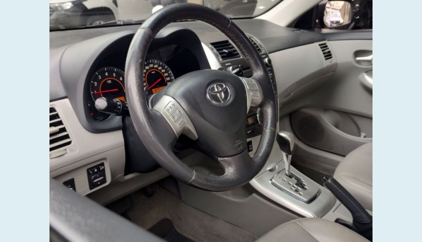 TOYOTA COROLLA - PRETO - 2013 Foto 4 (Grande)