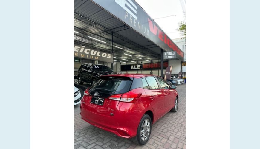 TOYOTA YARIS - VERMELHO - 2022 Foto 4 (Grande)