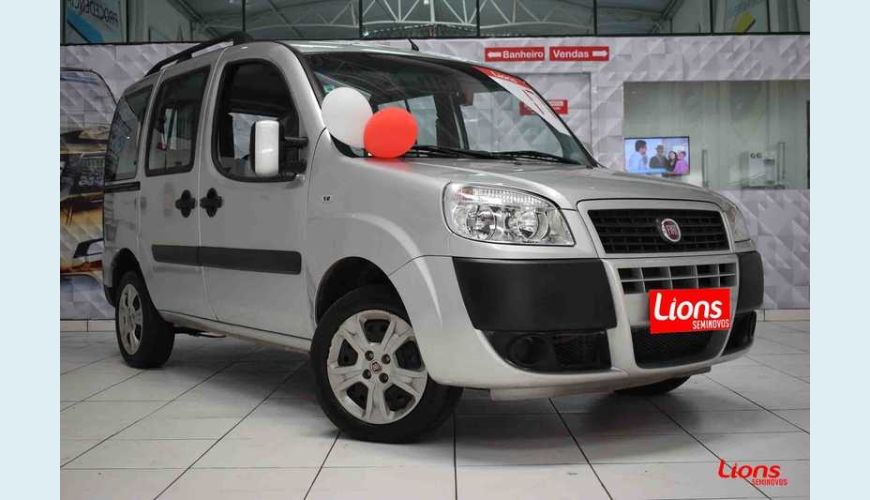 FIAT DOBLO ESSENCE 1.8 7L FLEX - PRATA - 2017 Foto 4 (Grande)