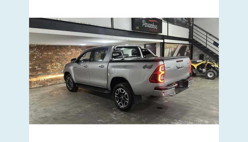 TOYOTA HILUX CD SRX 2.8 TDI CD 4X4 AUT. - PRATA - 2021 Foto 4 (Grande)