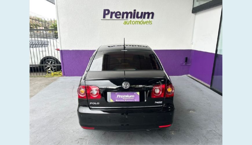VOLKSWAGEN POLO SEDAN - PRETO - 2013 Foto 4 (Grande)