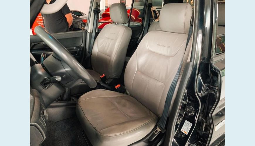 MITSUBISHI PAJERO TR4 FLEX - PRETO - 2009 Foto 4 (Grande)